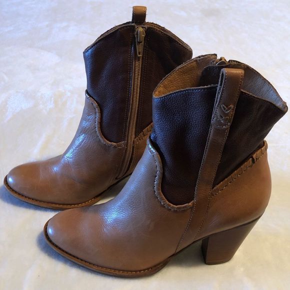 Jack Rogers “Ryan” Brown Leather Ankle Boots • Women’s Sz 6.5 - Picture 3 of 8